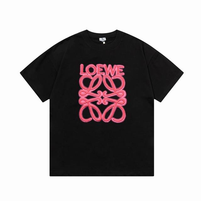 Loewe 罗意威 霓虹刺绣荧光粉大Logo精致升级，灵感源自八十年代复古 原版面料 官方同款 定制260克同缸染面料 手感非常舒服 春夏最新砖柜同步 时尚又个