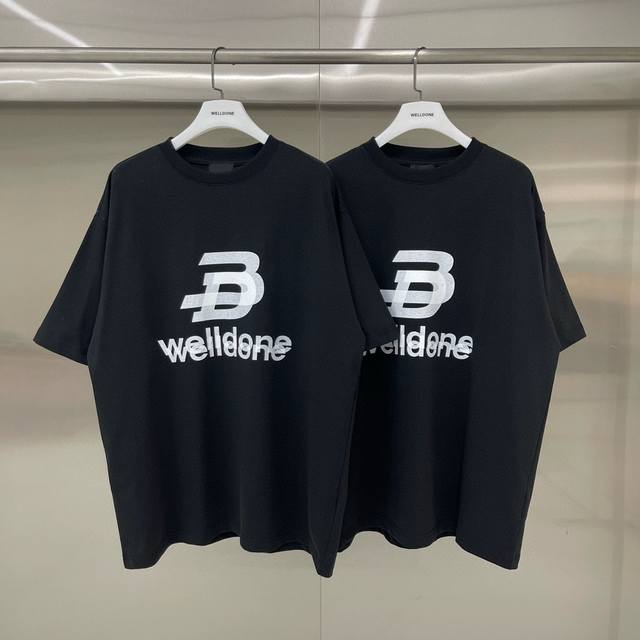 新款 款号: W205# We11Done 重影字母 宽松圆领短袖T恤男女情侣款 面料：2 克重纯棉原版定制新疆长绒棉紧密赛络纺纯棉 工艺：走线均是全身三线缝制