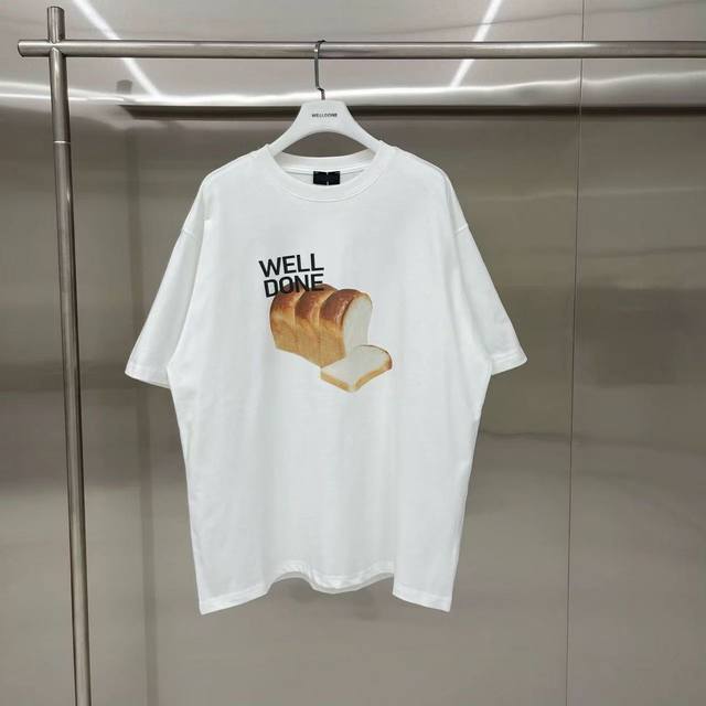 新款 款号: W243# We11Done 切片面包 宽松圆领短袖T恤男女情侣款 面料：2 G双纱精梳紧密赛络纺重磅纯棉 工艺：走线均是全身三线缝制，后领织带包