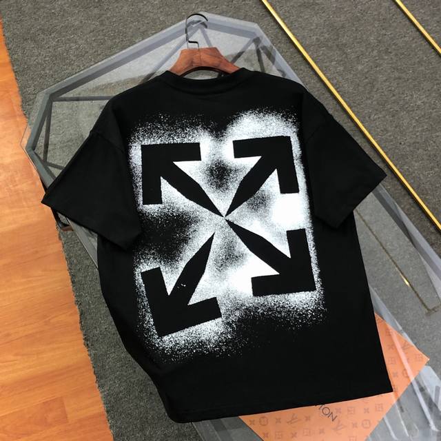 上新 款号: O12# Off-White 2025新款字母Logo印花短袖T恤 原版面料高版本高品质 网红明星同款 采用定织定染高克重原版面料，洗水完高达2