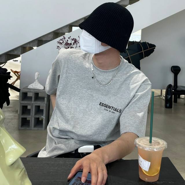 顶级版本 F95# -Fear Of God Essentials复线第八季植绒字母Fog印花重磅高街短袖T恤 男女同款- 顶级复刻，原版原包装，不惧Battl