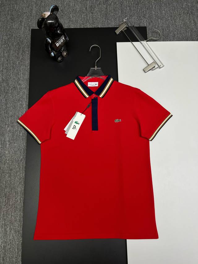 Lacoste 鳄鱼 刺绣新款Polo衫 原版面料 原版订制辅料 官方同款 采用210克纯棉珠地面料，定制 同缸染面料 手感非常舒服爽滑 版型挺阔有型 一线品牌