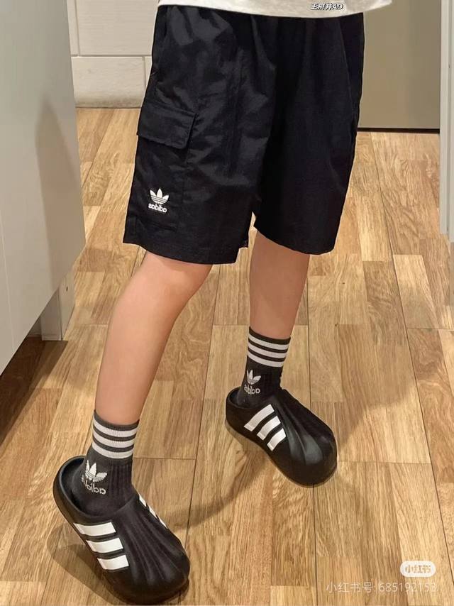 2031 咨询图 Adidas 三叶草经典标刺绣工装短裤 立体精致夏季新款户外运动休闲宽松工装短裤 高性价比款、丝毫不影响透气，格纹布更耐磨防撕裂宽松的工装风格