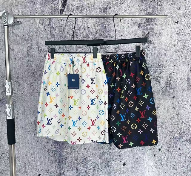 6010 挂拍 Louis Vuitton Lv X 村上隆联名款 三彩满印开衩短裤 全身满印Logo彩绘老花设计 夏日潮人必备短裤 上身真的炸裂太好看了 黑白