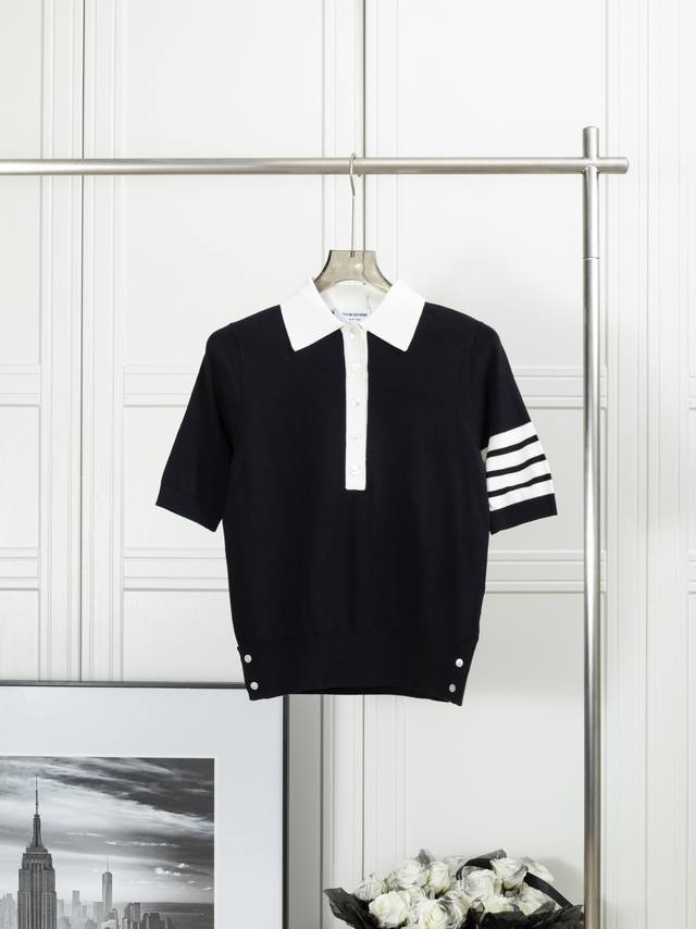原单狠货 最高版本 Thom Browne:后背花朵Polo 女款 1:1 原版针织面料 辅料 颜色：灰色 藏青色 尺码：012 码