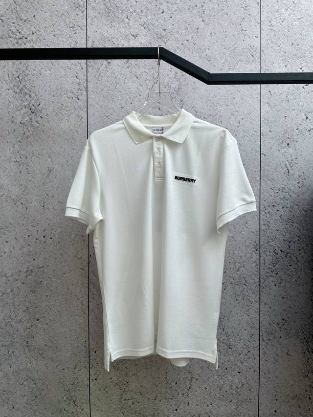 巴宝莉2025夏新款男士短袖Polo衫，品牌最新设计元素！既不单调也不复杂,恰到好处的展现品味！客供顶级定制珠地棉面料！舒适吸汗透气根本不在话下,面料独具的高奢