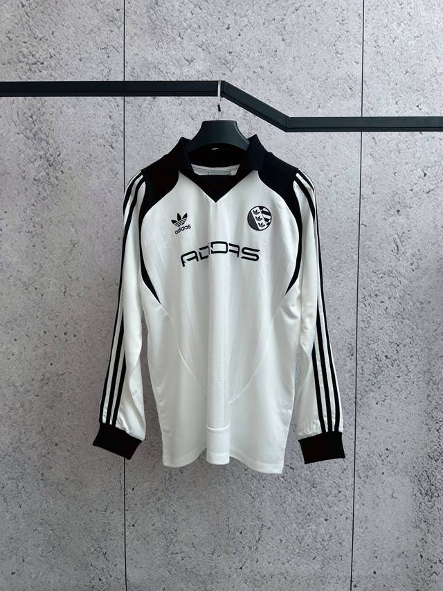 高品质 客订到货实拍 Adidas Originals三叶草 三道杠Logo印花休闲宽松运动V领长袖足球衣 颜色:白色 黑色 码数：S M L