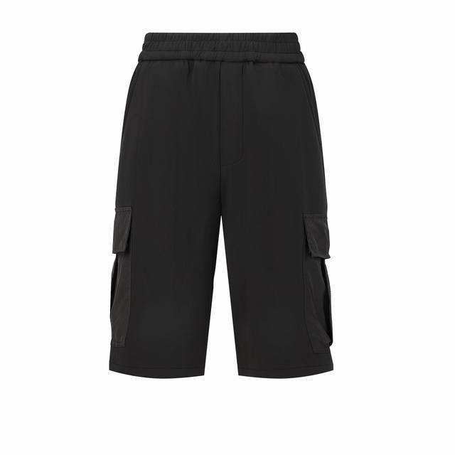 原版开发 顶级版本』 Prada 罗马拼接尼龙口袋短裤 面料：采用40支罗马五明面料.该款面料由五层柔布复合.420克重磅面料. 面料做了冰凉工艺.上身不闷热.