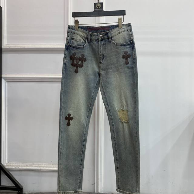 顶级版本 春夏欧洲专柜新款 超A代购级别海外贸易公司订单货源，顶级原单高端男士定制时尚修身小直筒牛仔裤。6803 颜色：图片色 尺码：29-40 面料：丹宁水洗