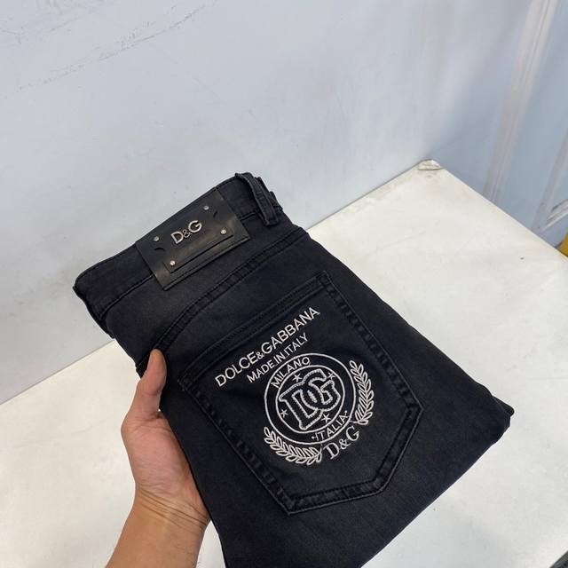 顶级版本 2025春夏欧洲专柜新款 超A代购级别海外贸易公司订单货源，顶级原单高端男士定制时尚修身小直筒牛仔裤528～33 颜色：图片色 尺码：29-40 面料