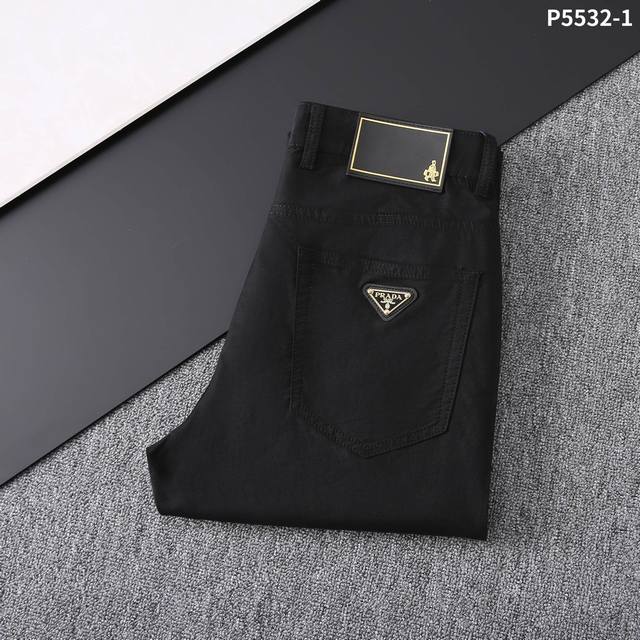 25春夏 新款休闲裤 款号：P7200-1 尺码：29一42 好穿不挑身材，整体以舒适为主，裤腿大小做的恰到好处，显瘦显腿直，轻松穿出满屏的大长腿，拉长比例气场