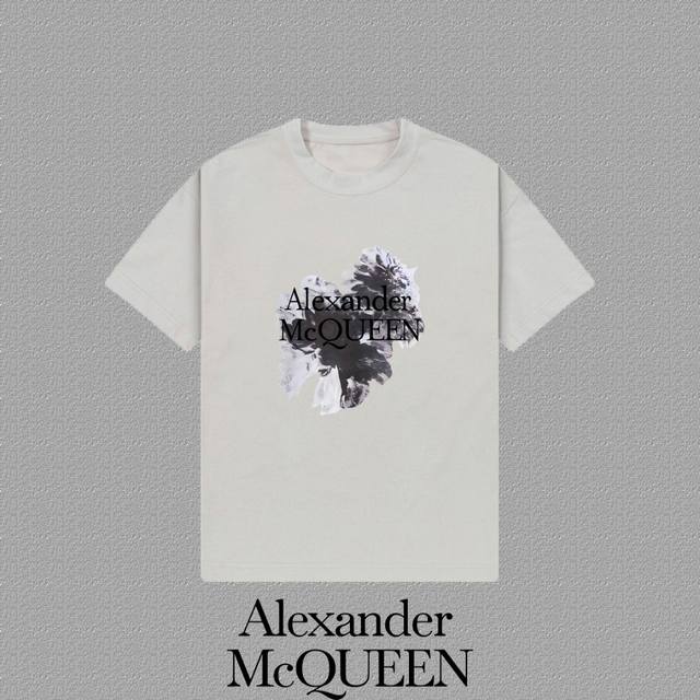Alexander Mcqueen 亚历山大麦昆] 2025Fw短袖T恤 Logo印花 高端26S双纱300克面料 重磅面料 定制拉架罗纹同缸同染 三标齐全 男