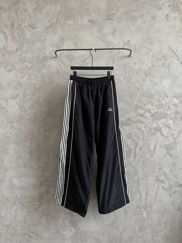 Balenciaga巴黎世家Blcg巴黎2025 秋冬新款五条杠拉条Loop Sports Icon刺绣运动套装 夹克 运动裤，青春活力巴粉们，巴黎世家2025