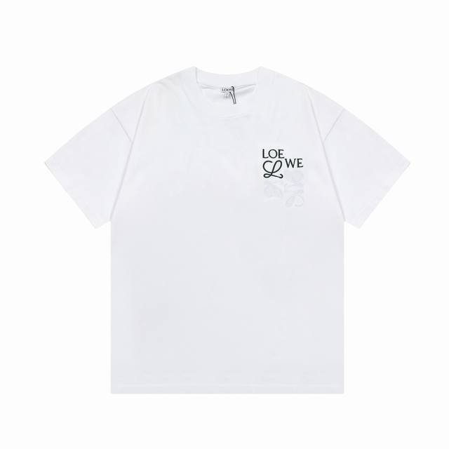 高版本 Loewe 罗意威 2025新款 定制310G双纱纯棉面料 错位不规则字母精工刺绣Logo 男女同款 短袖T恤 颜色：白色 尺码：S-Xl