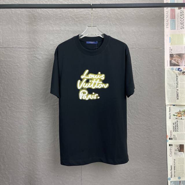 A109 Louis Vuitton 路易威登Lv 25Ss 霓虹灯印花短袖T恤 采用原板独家定制260克32支双莎纯棉面料 质感非常柔软舒服 100%区别市场
