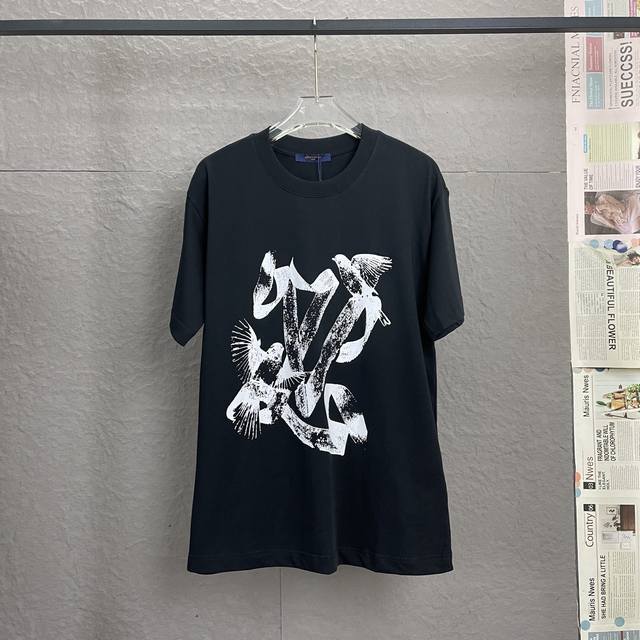 A107 Louis Vuitton 路易威登Lv 白鸽印花短袖T恤 采用原板独家定制260克32支双莎纯棉面料 质感非常柔软舒服 100%区别市场的顶级面料