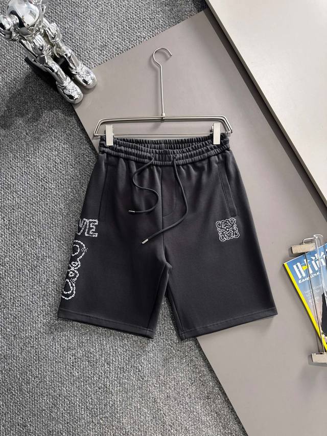 套装款！Loewe 罗意威 2025新款 轻奢主义 锁链刺绣Logo 男女日常通勤穿搭必备 休闲短裤 定制毛圈面料 进口机刺绣工艺 腰标吊牌洗水唛三标齐全 颜色