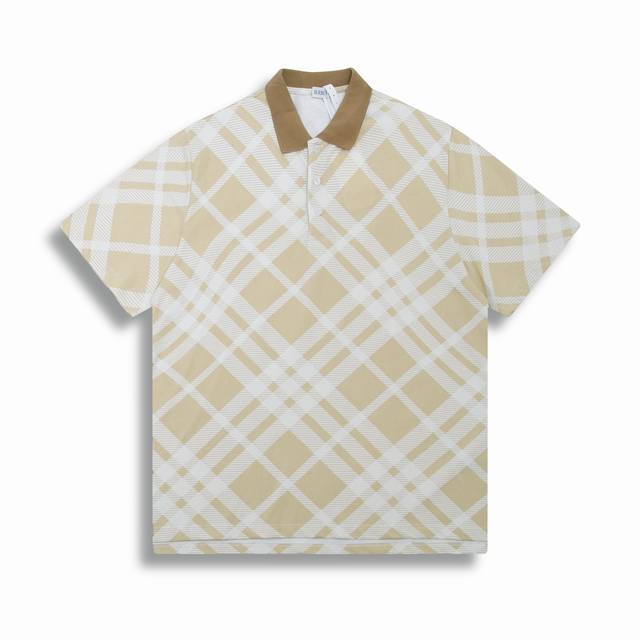 正确版高品质 Bbr 新款拼色格子格纹休闲短袖Polo衫 本款Polo 衫选用羊毛棉质混纺面料打造。装饰提花针织的 Burberry 格纹，呈现修身版型。纽扣开