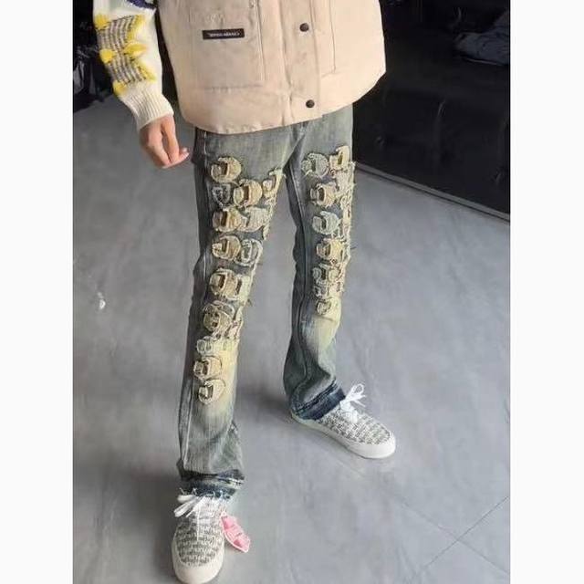 款号Cc817 Amiri Mx1高街牛仔裤修身长裤Fog高街男潮 Amiri 近年来高街成了男装里越来越频繁出现的词 高街风格也就成了大家搭配的重要方向 高街