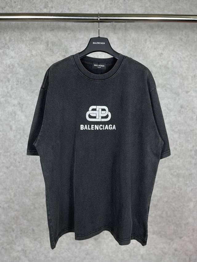 实拍图 顶级版本.官网品质 Balenci*Ga 巴黎Balenci*Ga#经典Logo锁扣印花洗水短袖T恤.砖柜同步 面料采用巴黎Zp定织定染全棉双纱紧密棉.