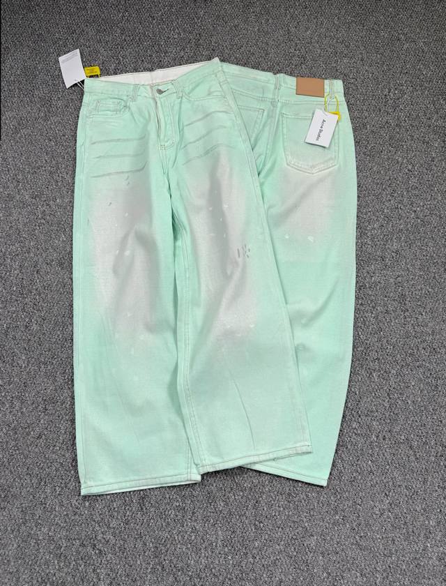 款号：H854 Acne & Acne Studios 1981M阔腿裤脏脏 手绘夜光涂料印染牛仔裤 不同水洗质感的款式，对腿细腿粗人士十分友好，直筒的版型十分