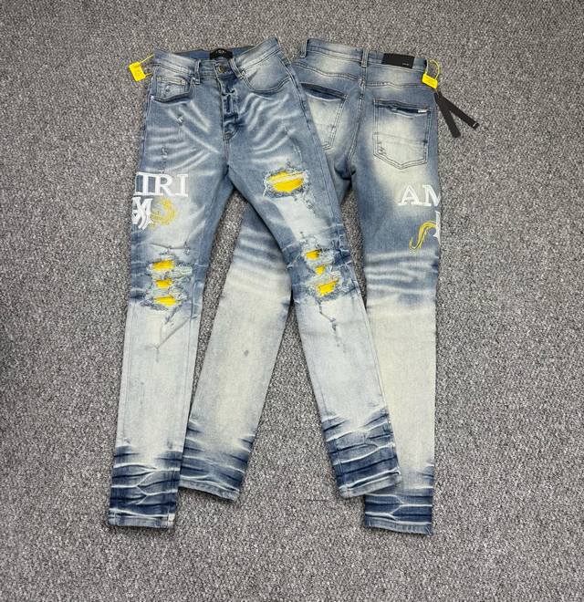款号：H840 Amiri & 阿米日 2025新款重工刺绣字母黄色补丁情侣款水洗弹力牛仔裤 顶级天花板品质 不同水洗质感的款式，对腿细腿粗人士十分友好，直筒修