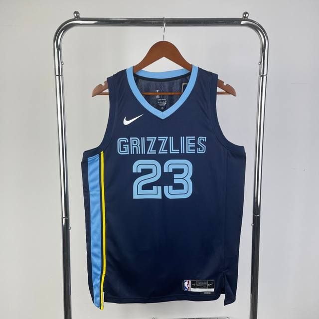 款号:S52 Nike Nba灰熊队 23号最年轻的Mvp罗斯球衣 23赛季客场 风城玫瑰 永不凋零 尺码:S-Xxl 颜色:藏蓝色