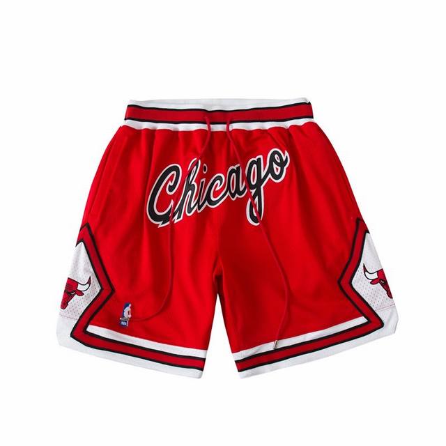 款号K04 顶级刺绣版本 白底细节图 Mitchell &Ness X Just Don联名芝加哥公牛队刺绣球裤 篮球短裤 Just Don Nba 球队球裤系