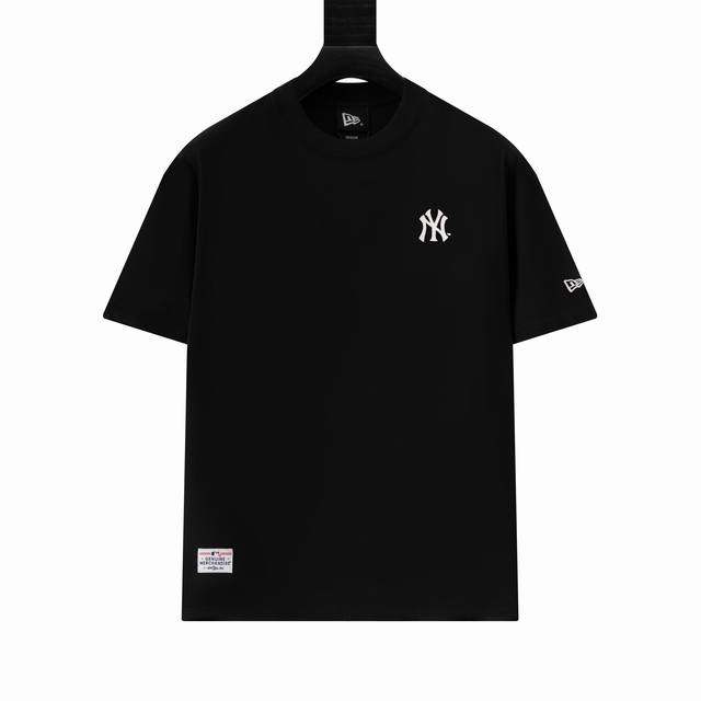 款号Ys134 New Era ×Mlb 纽亦华绣圆领T恤 男女同款，面料260G双纱纯棉！～合身的廓形剪裁，落肩袖设计，简约基础百搭不挑人，上身简洁利落，不起