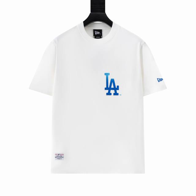 款号Ys129 New Era ×Mlb 纽亦华绣圆领T恤 男女同款，面料260G双纱纯棉！～合身的廓形剪裁，落肩袖设计，简约基础百搭不挑人，上身简洁利落，不起