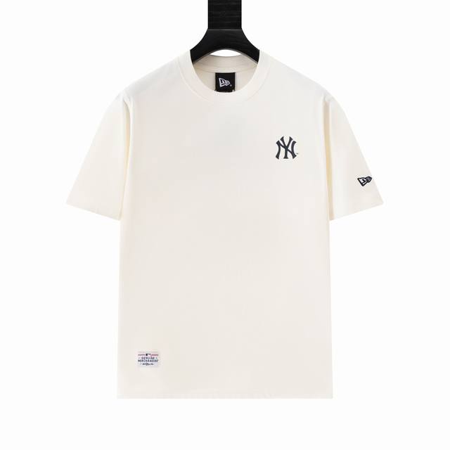 款号Ys122 New Era ×Mlb 纽亦华绣圆领T恤 男女同款，面料260G双纱纯棉！～合身的廓形剪裁，落肩袖设计，简约基础百搭不挑人，上身简洁利落，不起