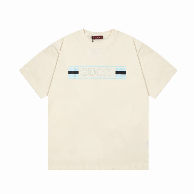 隔天到 Gucci 古驰 旗帜图案字母Logo印花 Logo标识精致升级，灵感源自八十年代复古 原版面料 官方同款 短袖T恤 定制260克同缸染面料 手感非常舒