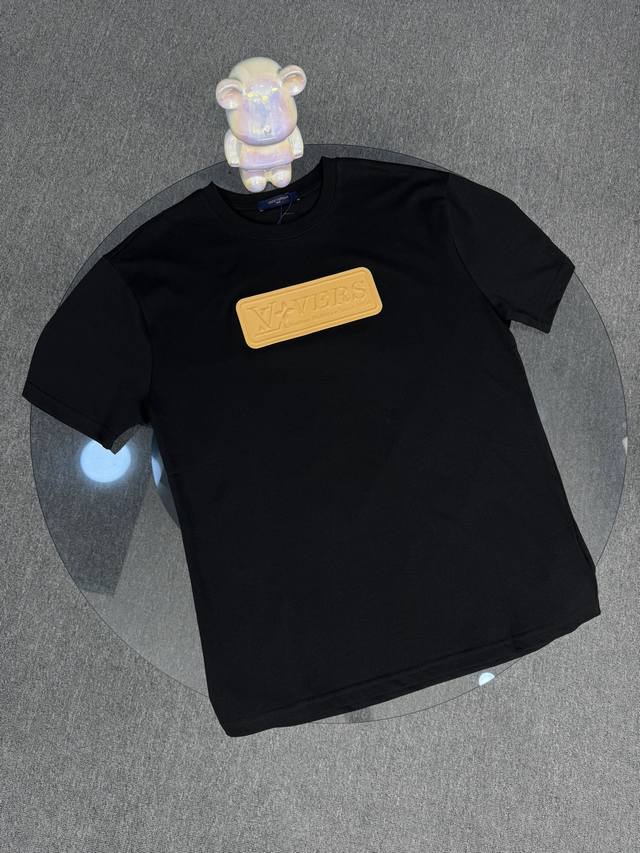 顶级版本 区别通货 25Ss Louis Vuitton 路易威登 硅胶前后皮标纯棉短袖 采用100%纯棉 280克双股精梳棉面料 该款面料采用的是夏款短袖必用