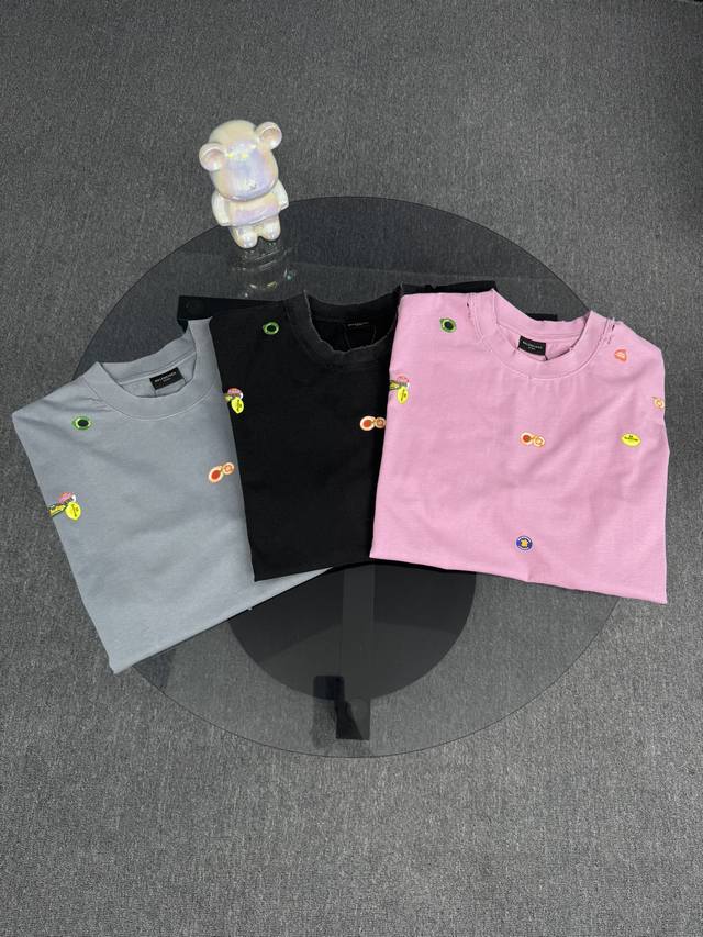 顶级版本 区别通货 25Ssbalenciaga巴黎世家 水果标印花短袖 采用40S精棉平纹100%纯棉280G 正面背面和衣袖饰以艺术作品印花 优质的环保弹力