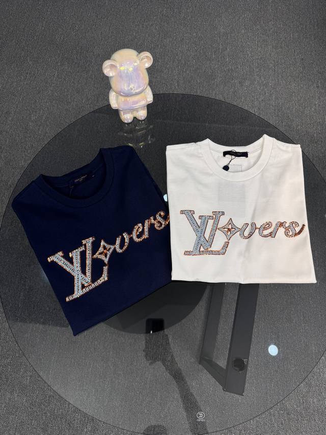 顶级版本 区别通货 25Ss Louis Vuitton路易威登新款手工珠刺绣短袖T恤 40S纯棉平纹100%纯棉面料 280G 本款T恤取材柔软棉料 以串珠刺