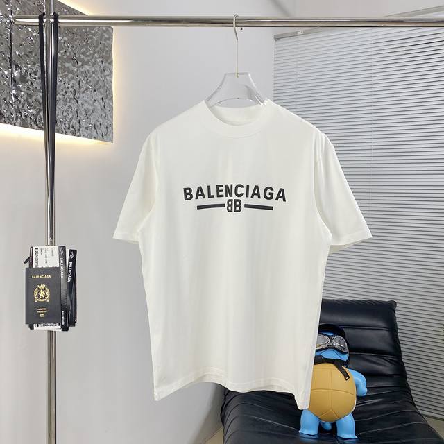 高品质 Balenciag*巴黎25Ss新款短袖T恤 面料采用高克重布料 洗完水260克重 不缩水 不变形 高厚发泡 手感柔软 上身阔挺效果极佳 且舒适柔软质感