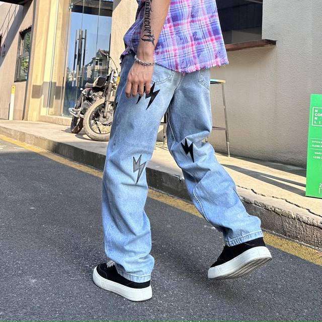 水洗牛仔美式闪电裤潮男宽松直筒男士牛仔长裤