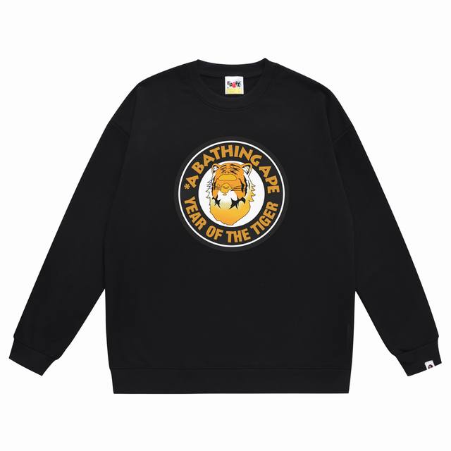 款号Sc337# 顶级版本 Bape Ss22虎年限定圆章印花圆领卫衣 采用350克大毛圈 落肩大版型 面料 质感柔软不起球 进口环保印花胶浆 图案鲜明立体 品