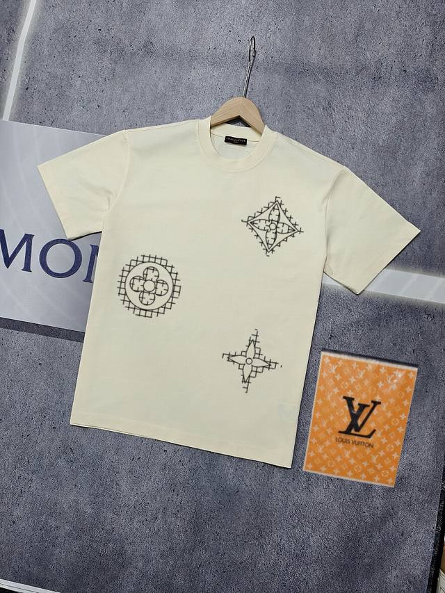 实拍 Nfc芯片感应 Louis Vuitton 路易威登 短袖T恤 Lv驴牌 四叶草Logo字母印花短袖T恤 男女同款 面料：原版同步330克重双纱100%纯