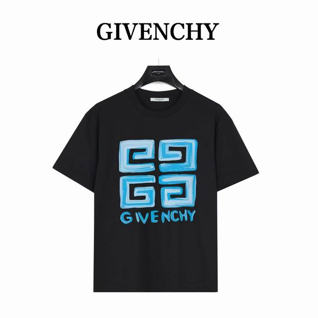 Givenchy 纪梵希] 四宫格图案 款号:Jfx10 黑色 240克重磅小落肩100%棉T恤。Os版型，宽松有型好搭配。采用精梳紧密赛络工艺，面料更耐磨。袖