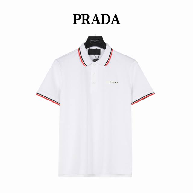 Prada 普拉达 胸口袋硅胶饰条短袖Polo衫 胸前经典皮标字母Logo，以及假口袋细节，典型精准的英式版型裁剪，各年龄段均可驾驭，满足任何日常生活工作场所穿