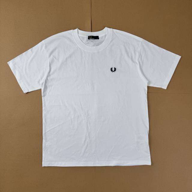 F222# Fred Perry Fw24 麦穗刺绣圆领套头Logo短袖休闲T恤 面料：260G双纱面料，不变型不起球 辅料；全套辅料定制；1:1版本 颜色：黑