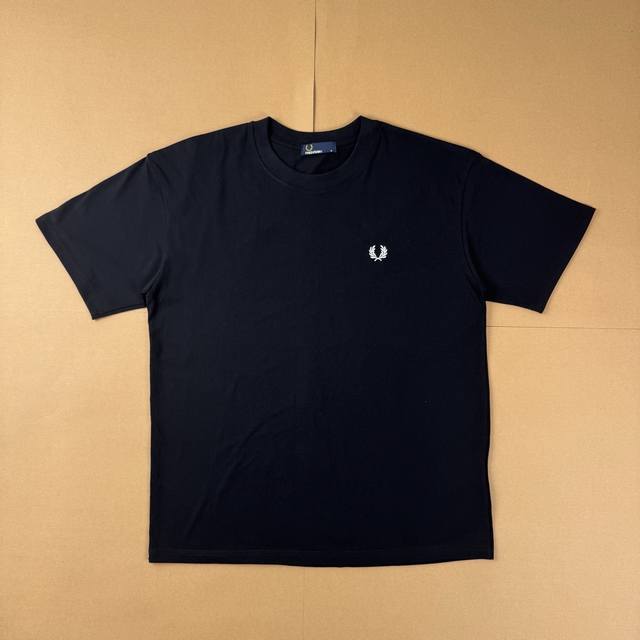 F221# Fred Perry Fw24 麦穗刺绣圆领套头Logo短袖休闲T恤 面料：260G双纱面料，不变型不起球 辅料；全套辅料定制；1:1版本 颜色：黑