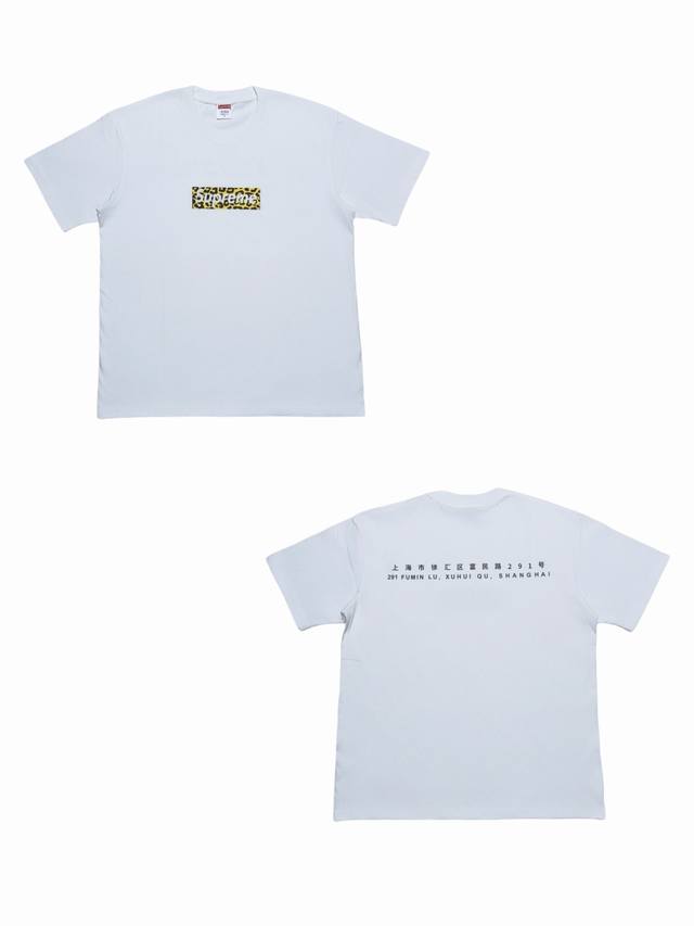 Su116# 白底图 Supreme Ss24上海限定 豹纹Box Logot恤短袖 男女同款 采用圆筒无缝工艺 原版工艺 衣服侧面没有缝合骨位 鉴定重点 面料