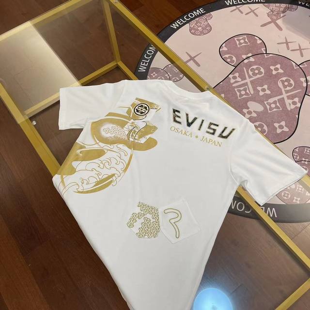 补货到 上新 福神23Aw男士多口袋鲫鱼刺绣植绒T桖2Eahtm2S Xxctblkx休闲单品易于搭配，人气一直居高不下。以优质纯棉布料打造，剪裁合身，背面更可