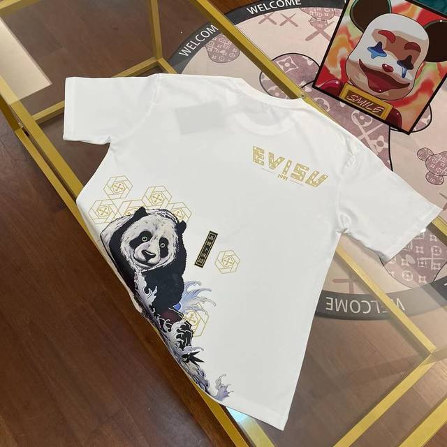 Evisu福神 新款男士大熊猫图案字母T恤短袖 颜色：白 尺码：S-Xxl S码 肩宽44 胸围96 衣长68 适合身材100-120斤 M码 肩宽46 胸围1