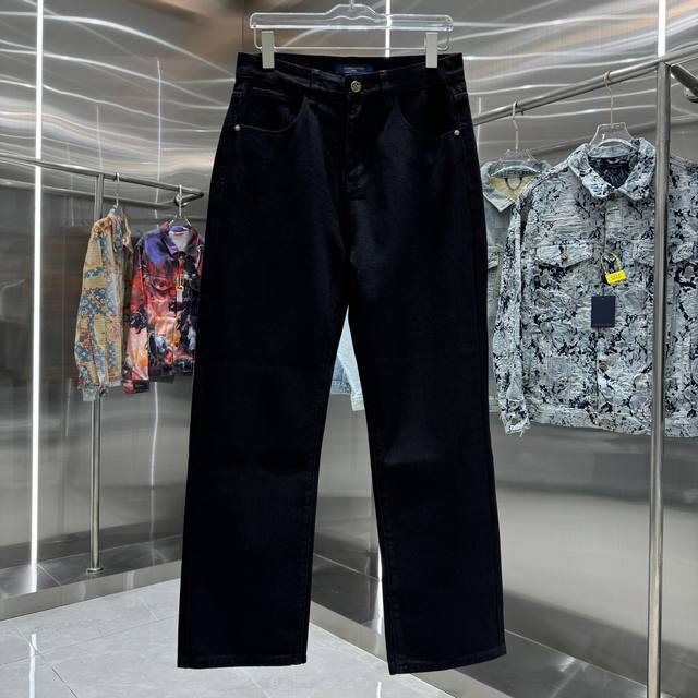 Lv 路易 25新品 后口袋字母Logo牛仔裤！特定最新品牌皮标 重磅单品~私渠稀有臻品 客供五金辅料 进口客供定织牛仔棉布面料,时尚又个性 超级百搭好看的一款