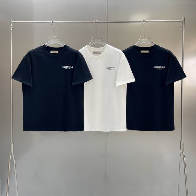 款号F20 Fear Of God Fog Essential背后梵文基础印花经典情侣宽松短袖-原单版本 不是纯棉白送 Color：黑色 白色 Size：S M