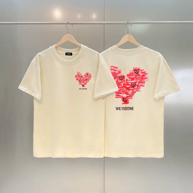 款号W40 We11Done 经典基础情侣宽松情人节限定款爱心印花-原厂品质 顶级版本 Color：黑色 杏色 Size：S M L Xl 面料采用280G重磅