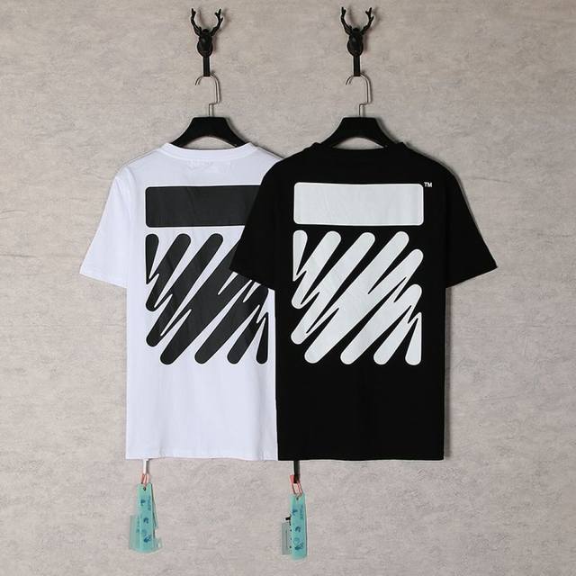 1250- 黑色 白色 S M L Xl Off White 潮牌T恤 黑白经典永不过时 宝子们，被问爆的T恤来了！就是这两款黑白配色的潮牌T恤，简约又不失个性